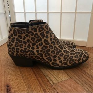 NWOT Cheetah Ankle Booties